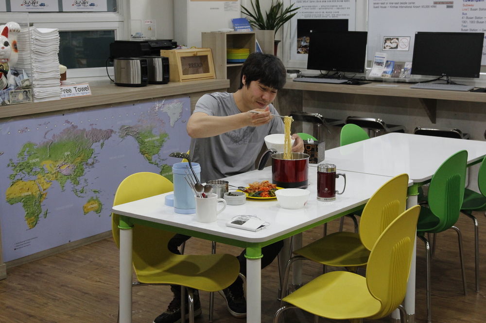 Busan Sukbak Dot Com Guesthouse מראה חיצוני תמונה