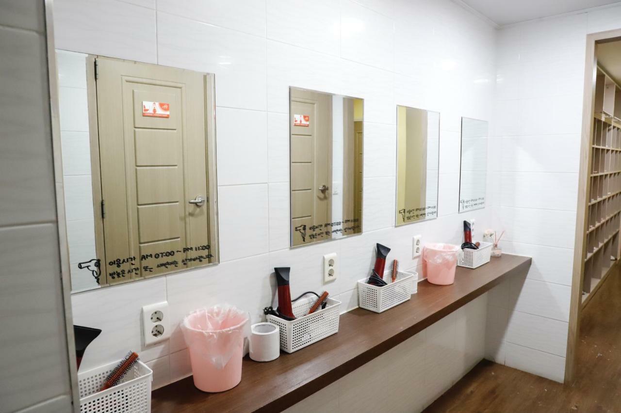 Busan Sukbak Dot Com Guesthouse מראה חיצוני תמונה