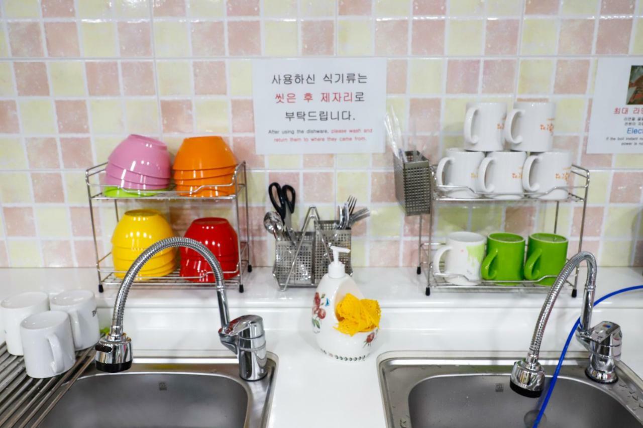 Busan Sukbak Dot Com Guesthouse מראה חיצוני תמונה